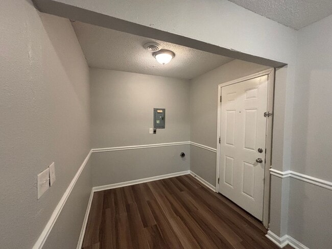 Building Photo - 3432 Tellico Dr