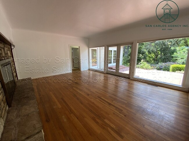 Building Photo - Spacious Three Bedroom Home in Carmel Hill...