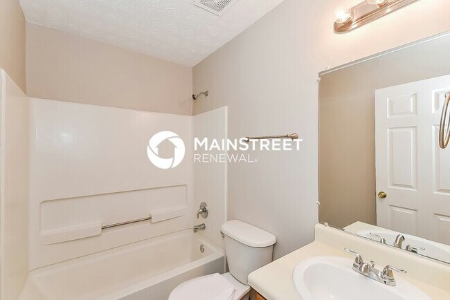 Building Photo - 3 Bedroom Pet-Friendly Home in Ellenwood, GA with Main Street Renewal
