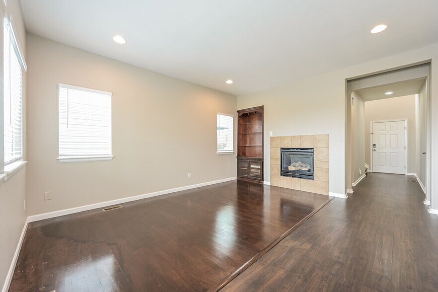 Building Photo - 3537 E 141st Pl