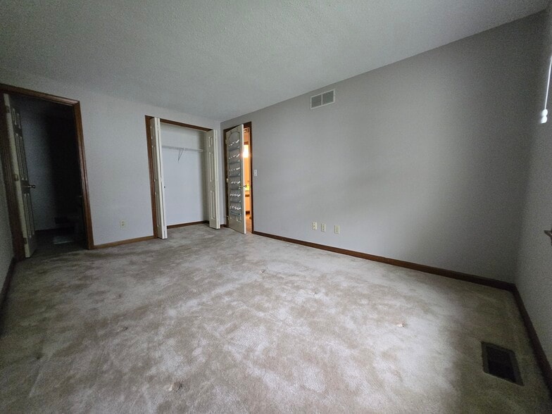 Building Photo - 4609 Chestnut Ridge Rd