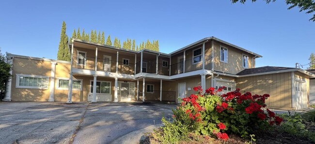 Building Photo - 7610 Miller Ave