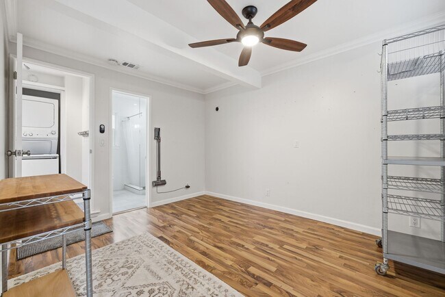 Building Photo - Newly Remodeled 3-Bedroom on Balboa Island – Steps from Shops and the Ferry