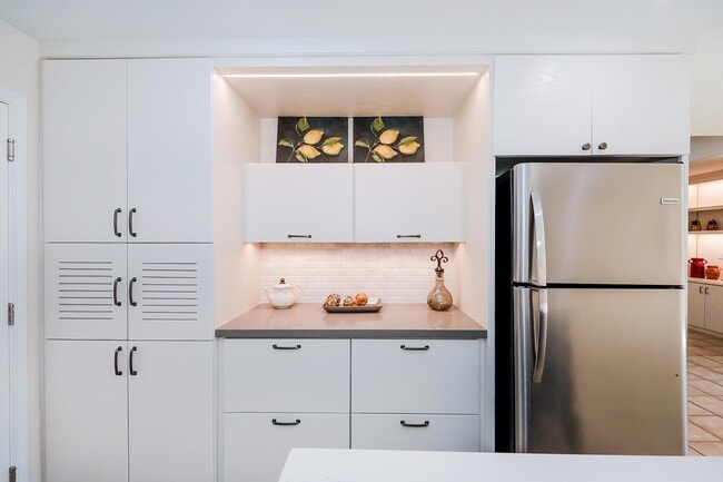 Building Photo - 503 Pine Sisken St