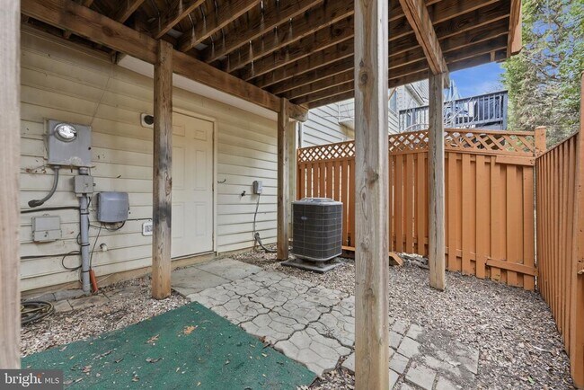 Building Photo - 8074 Sebon Dr