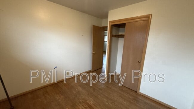 Building Photo - 8520 W Arden Pl