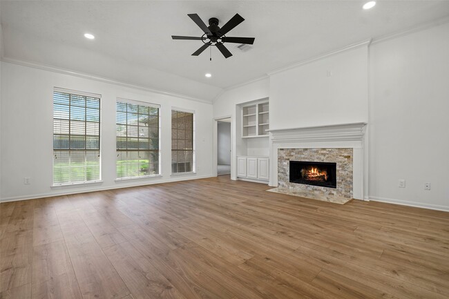 Primary Photo - 15106 Vista Heights Dr
