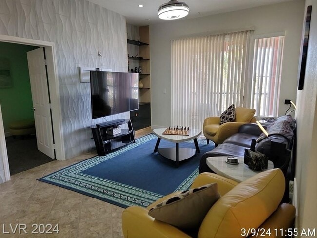 Building Photo - MIDRISE 2 BED, 2 BATH CONDO IN GUARD-GATED...