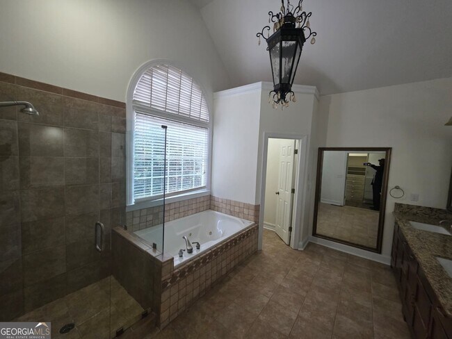 Building Photo - 166 Glen Eagle Way