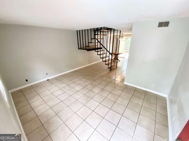 Building Photo - 3815 Parklane Dr