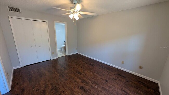 Building Photo - 2882 Plaza Terrace Dr