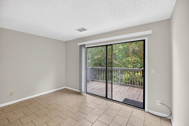 Building Photo - 8471 Yadkin Cir