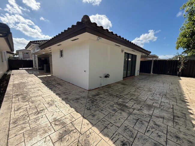 Building Photo - 3461 SW 154th Ct