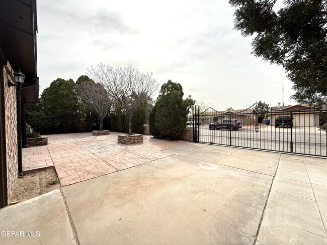 Building Photo - 11109 Pink Coral Dr