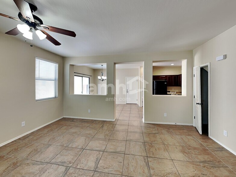 Building Photo - 3774 E Santa Fe Ln