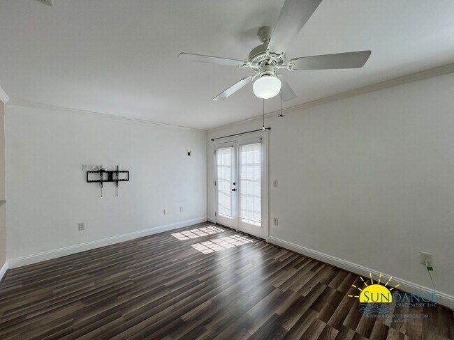 Building Photo - Charming 3 Bedroom Eagles Landing Townhous...