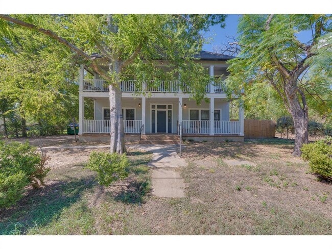 Building Photo - 106 S Ave A