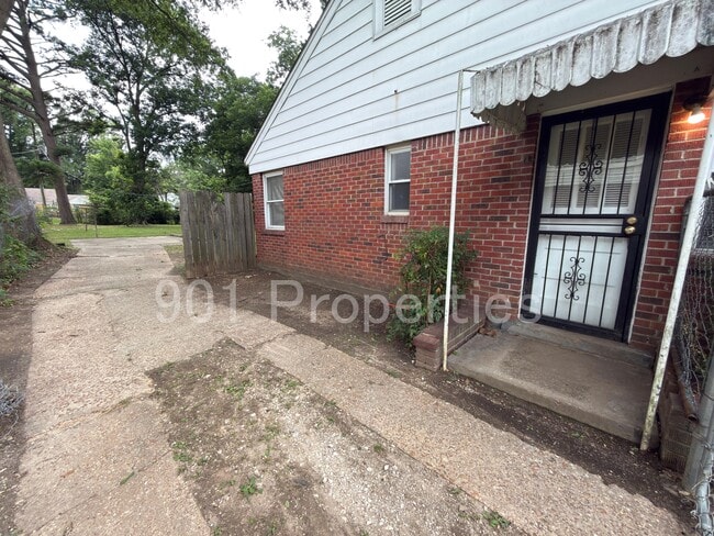 Building Photo - 981 Chatwood St