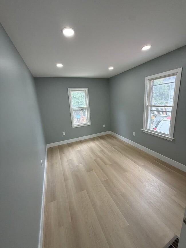 Building Photo - 270 Homecrest Ave