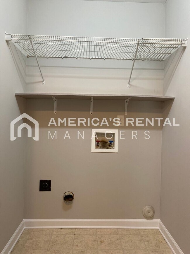 Building Photo - DEPOSIT PENDING!!! Townhome for Rent in Bessemer!  View with 48 Hours Notice!
