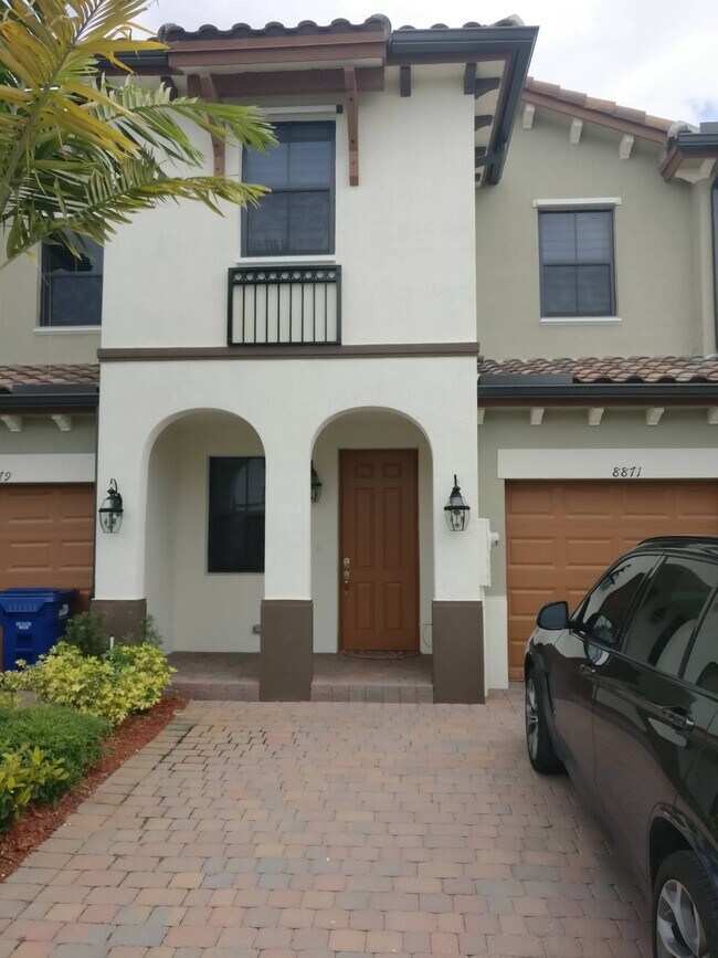 Building Photo - 8871 NW 102nd Ct