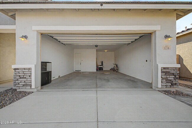Building Photo - 5116 N 185th Ave