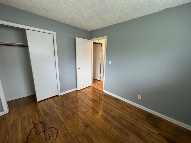 Building Photo - Snacks / Guion Creek - Washington TWP 3 Bed 2 Bath