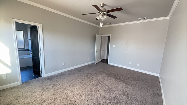 Building Photo - GORGEOUS 3-bedroom 2-bathroom home in Prairie Ridge! Half Off 1st Month's Rent!!