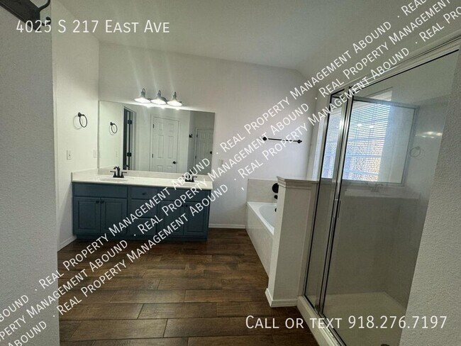 Building Photo - Beautiful 4-Bedroom Home with Office, Cove...