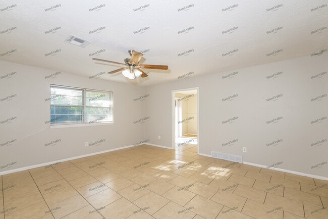 Building Photo - 621 Juniper Ave