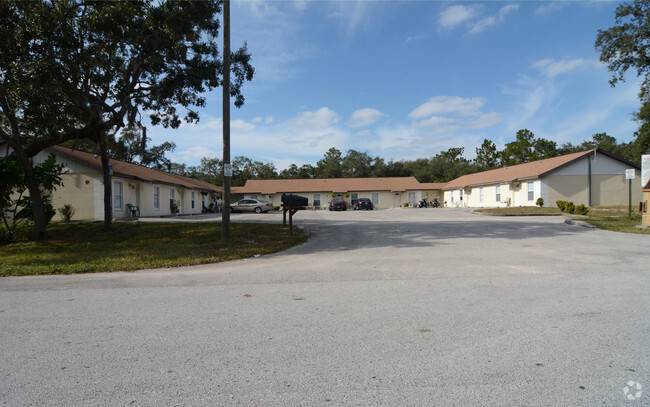 Primary Photo - Omaha Circle Apartments