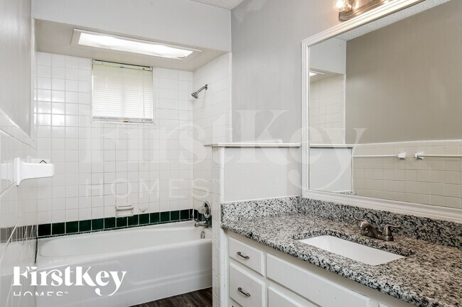 Building Photo - 1504 Terrace St