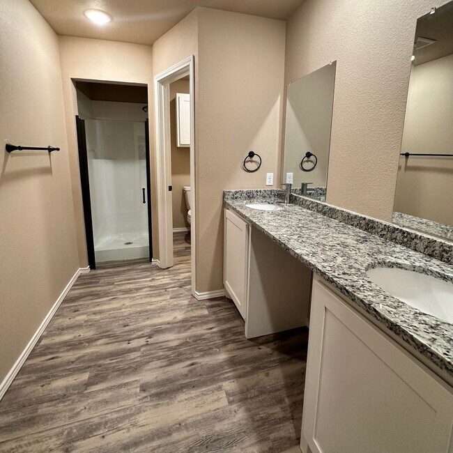 Building Photo - 1101 Preston Trails