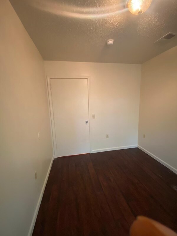 Building Photo - 656 Palisades Dr