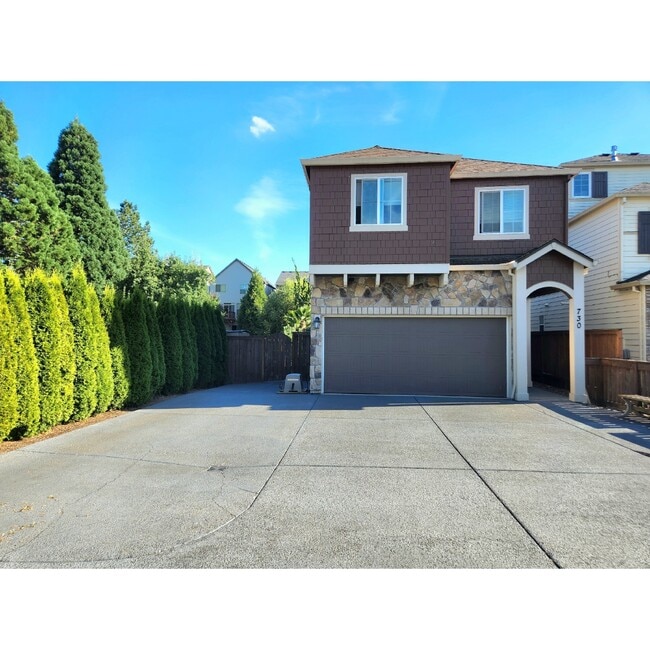 Building Photo - 730 SW 207th Pl