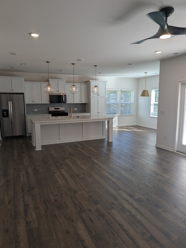 Building Photo - NEW 3bd/3bth Ranch -Golf Course View- OCTO...