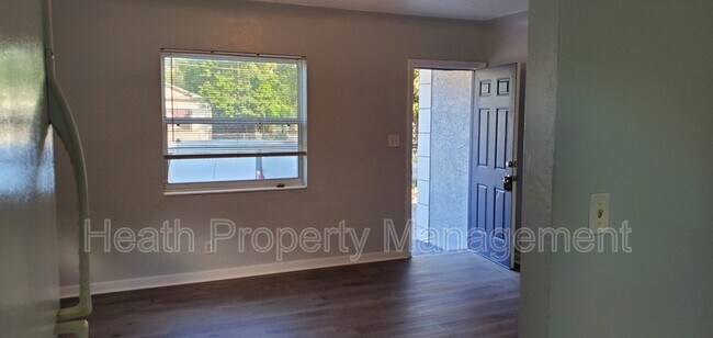 Building Photo - 1425 40th St S
