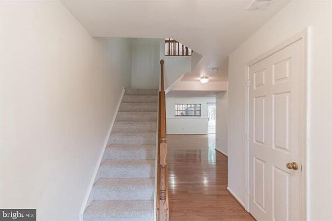 Building Photo - 5520 Jowett Ct