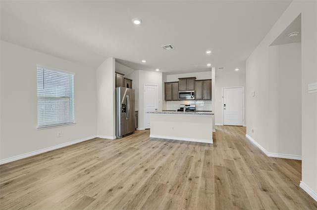 Building Photo - 804 Honey Maple St