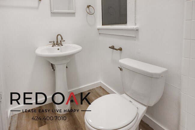 Building Photo - 290 Loma Dr