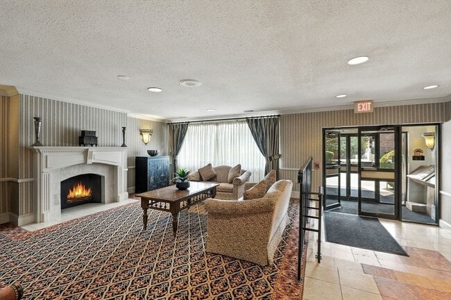 Building Photo - 1006 Paradise Rd