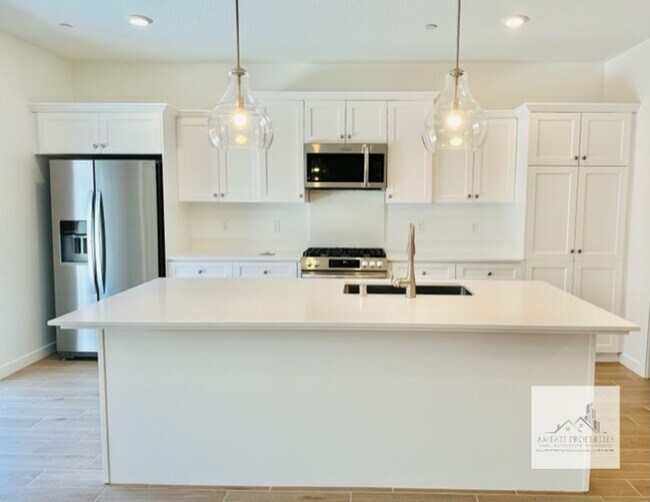 Building Photo - Stunning 3 Bedroom 2 Bath Home In Riverstone! SOLAR!