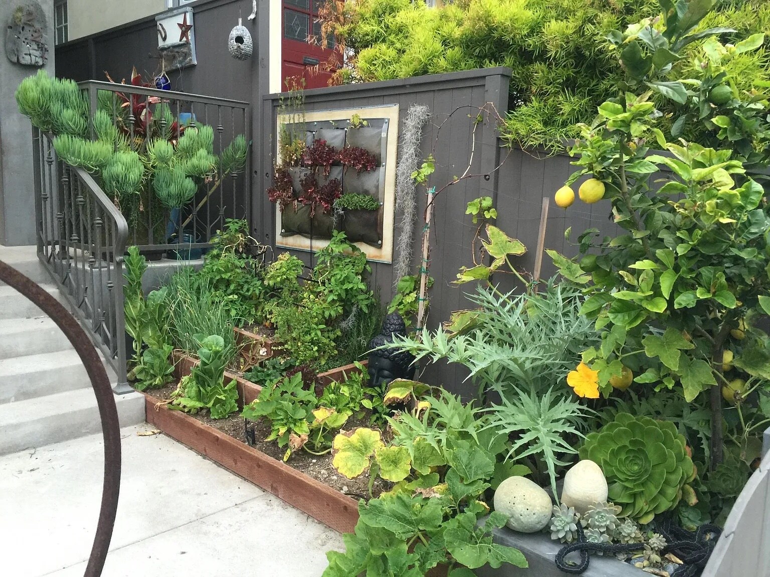 Building Photo - 221 24th St