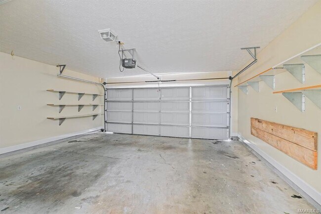 Building Photo - 8990 Stoneridge Pl