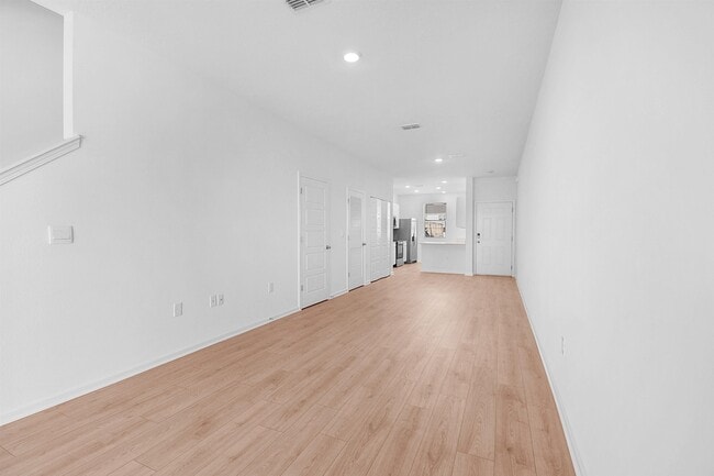 Building Photo - 53 Montellano Rd