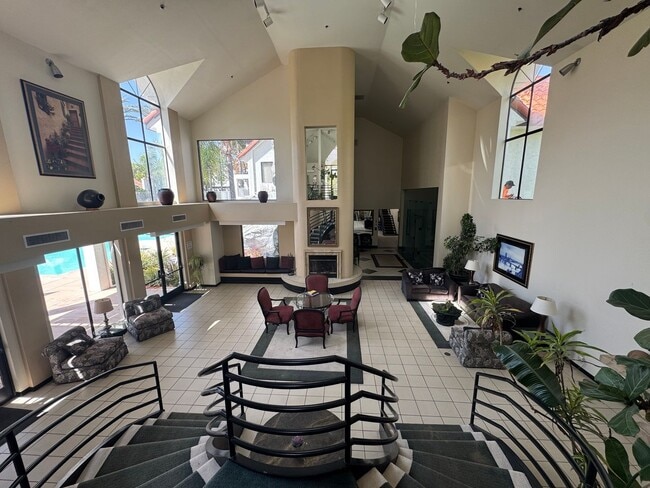 Building Photo - Palm Colony End Unit | Resort Living Included!