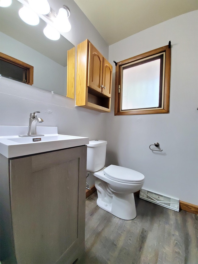 Building Photo - 2011 Edgewood Ct SW