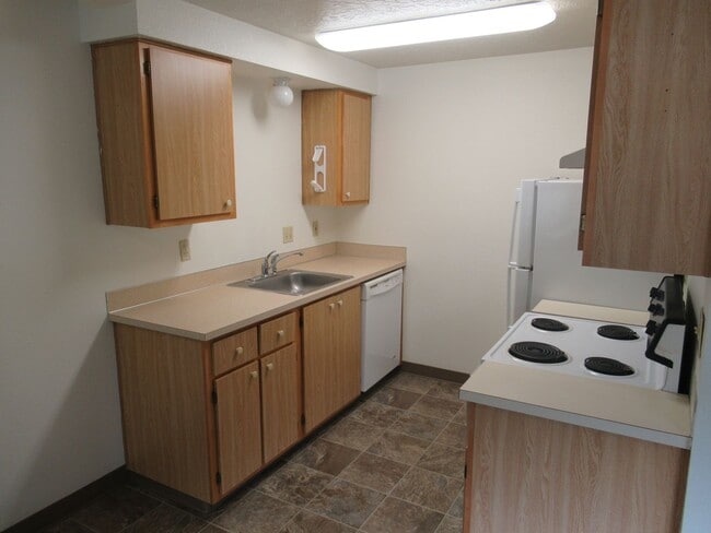 Building Photo - Quiet Two Bedroom Apartment in Keizer