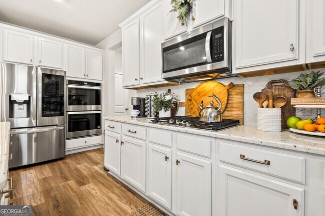 Building Photo - 295 Birdie Cir