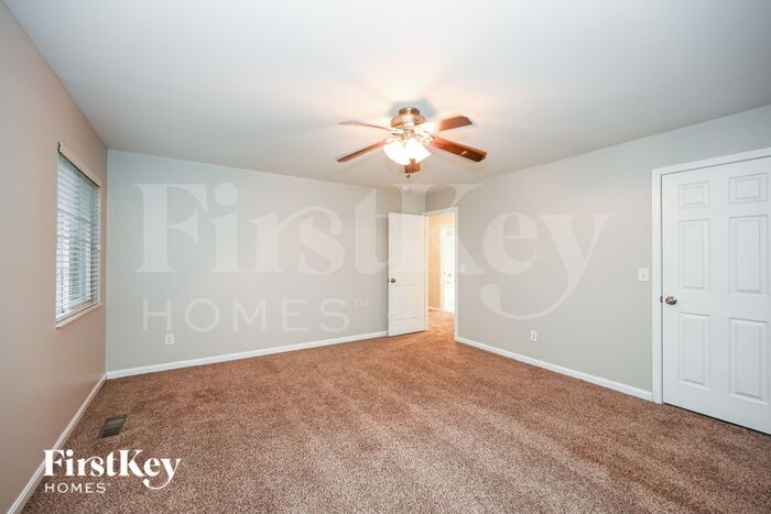 Building Photo - 6176 Fox Run Ln